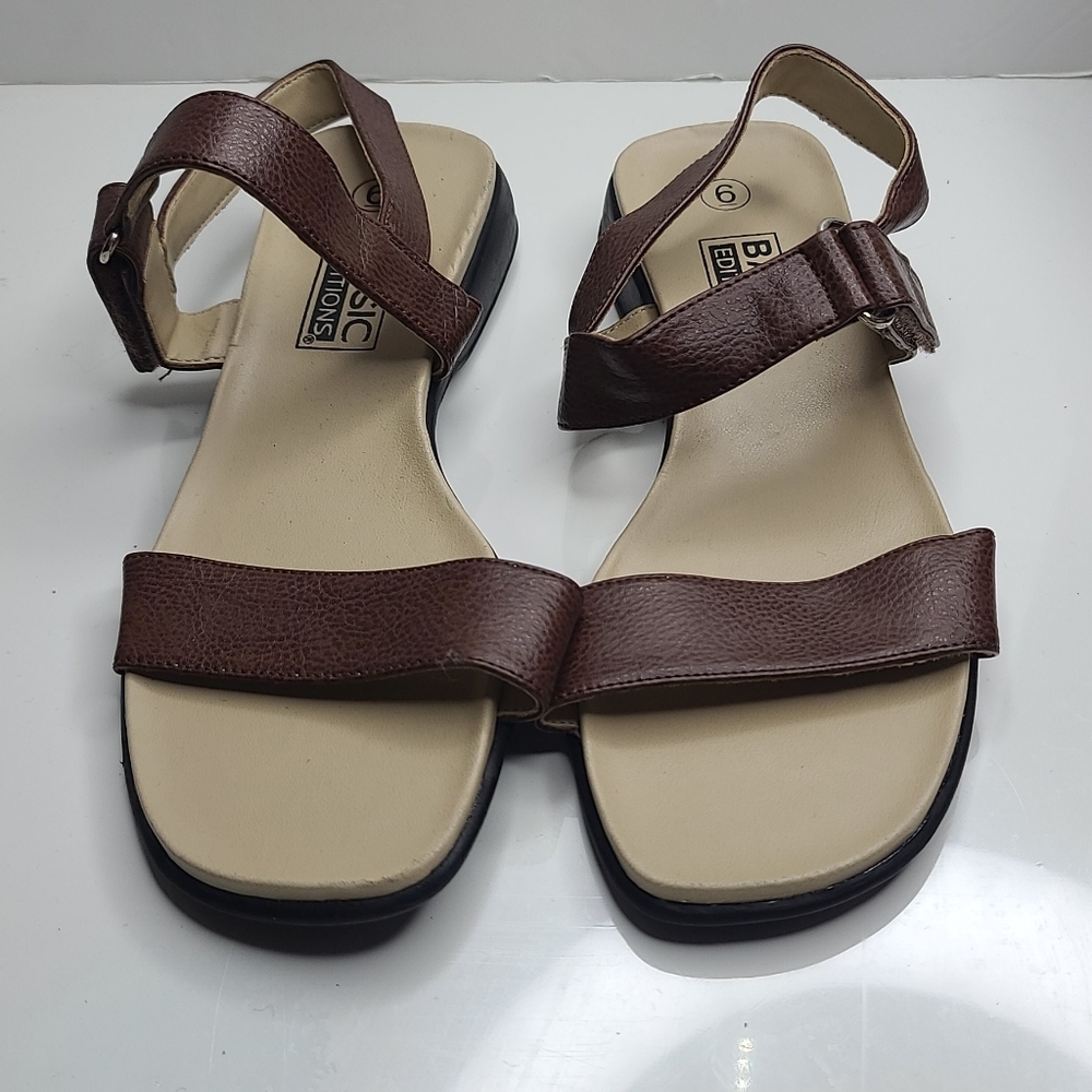 Basic Editions Sandals - Picture 3 of 6